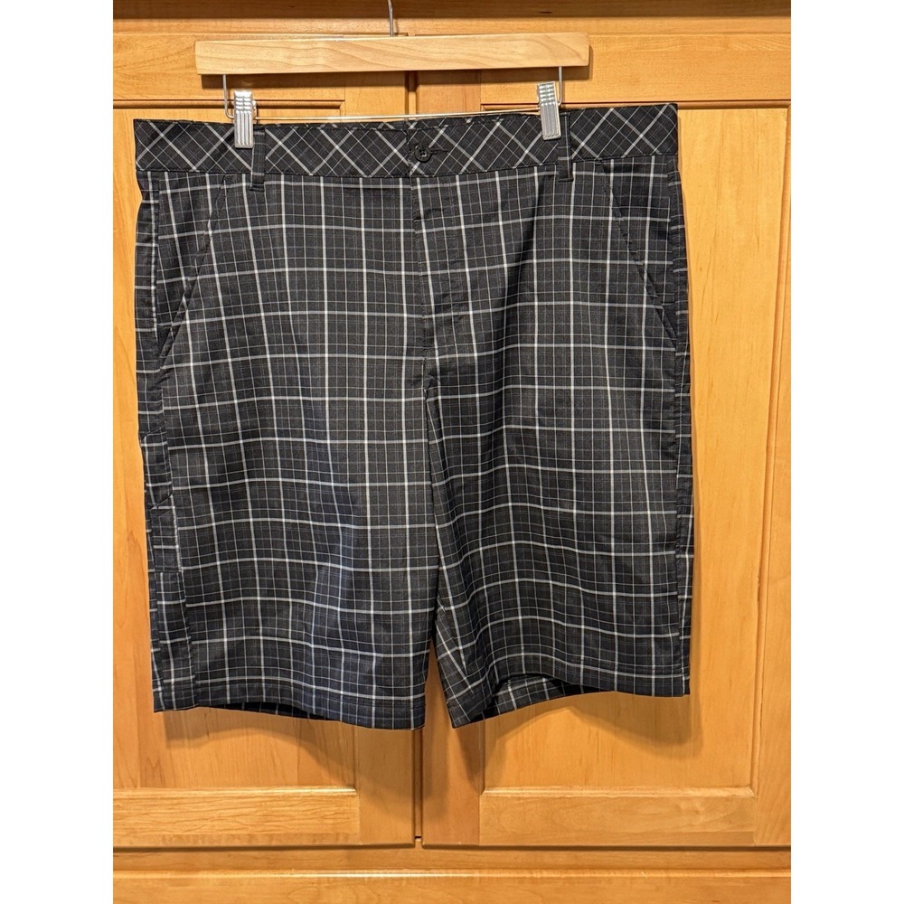 FILA Men's Classic Fit Golf Shorts Black Plaid Size 38 Lightweight 10" Hiking
